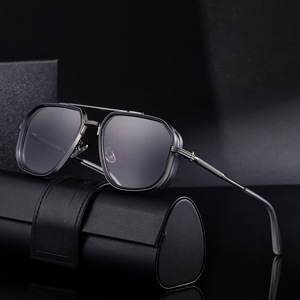 Lunettes de soleil carrées de luxe pour hommes, protection UV400, monture en métal, verres PC noirs, protection solaire haut de gamme, style aviateur tendance pour usage extérieur - Product Image 2