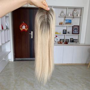 Listo para Enviar: Topper de Cabello Humano 100% Virgen Europeo con Base Mono 3*5.5 y Recubrimiento de PU para Mujeres - Product Image 1