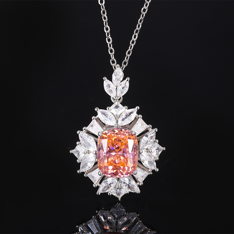 Colgante de papalacha con corte Nido de Pájaro y cadena.