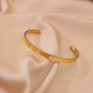 ファッションステンレススチールオープンカフバングル 男女兼用 18Kゴールドメッキ ミニマリスト 4mm 5mm 6mm カスタム刻印ブレスレット ジュエリーギフト - Product Image 3