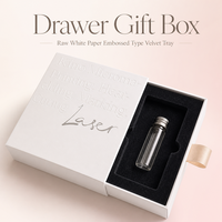 Boîte cadeau cosmétique personnalisée avec tiroir, en papier brut blanc, procédé gaufré, texte noir, plateau en velours, ruban de tirage, OEM