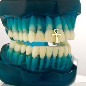 Grillz para dientes con diseño de cruz, de oro y plata, huecos, para mujer, modernos, minimalistas, adornos dentales para uso diario - Product Image 2