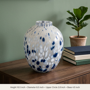 Jarrón de Vidrio Azul con Detalles Blancos, Hecho a Mano, Decorativo, para Flores, para Sala de Estar o Comedor - Product Image 3