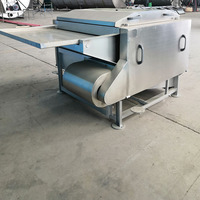 Machine d'abattage et de plumeage de poulets et de canards d'une capacité inférieure à 600 volailles par heure