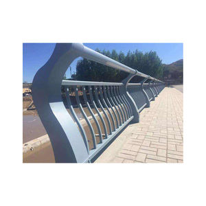 Développement de garde-corps de sécurité en acier pour ponts, garde-corps décoratifs en béton, clôture de garde-corps - Product Image 1