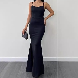 ชุดเดรสทรงหางปลาประดับลูกปัดสไตล์ตะวันออกกลางแบบสลิม พร้อมเสื้อสายเดี่ยว ชุดเซ็ต 2 ชิ้น แฟชั่นสำหรับผู้หญิง - Product Image 3