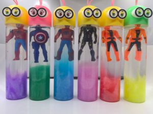 Kit de slime super-héros avec figurine inspirée de Marvel, 2 couleurs mélangées, jouet sensoriel non toxique pour enfants, texture extensible et transparente - Product Image 3