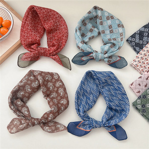 Pañuelos Cuadrados Pequeños con Estampado Floral de Lujo al por Mayor, 58*58CM, de Algodón y Lino Suave, para Cuello, Cabeza, Pañuelo de Mujer, Bandana - Product Image 4