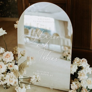 Panneau de bienvenue de mariage en acrylique miroir argenté personnalisé, élégant panneau cintré pour <span class=keywords><strong>cérémonie</strong></span> et réception, décoration de fête de mariage - Product Image 1