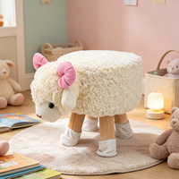 Tabouret enfant en forme de mouton avec pieds en bois, repose-pieds en peluche moelleuse, banc mouton de dessin animé pour chambre d'enfant, chambre à coucher, salon