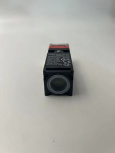 Interruptor de seguridad en miniatura IDEC 1NO-2NC con cabeza metálica de la serie 5D - Product Image 6