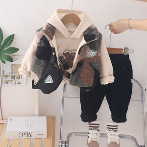 2024 buena calidad Otoño Invierno ropa para niños a la venta Chaleco de camuflaje terciopelo Sudadera con capucha pantalones casuales conjuntos de ropa de tres piezas para niños - Product Image 4