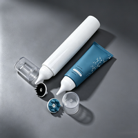 Tube d'emballage PE personnalisé à long bec pour soins du cuir chevelu avec applicateur brosse de massage en silicone souple et peigne à cheveux – Tube cosmétique en plastique