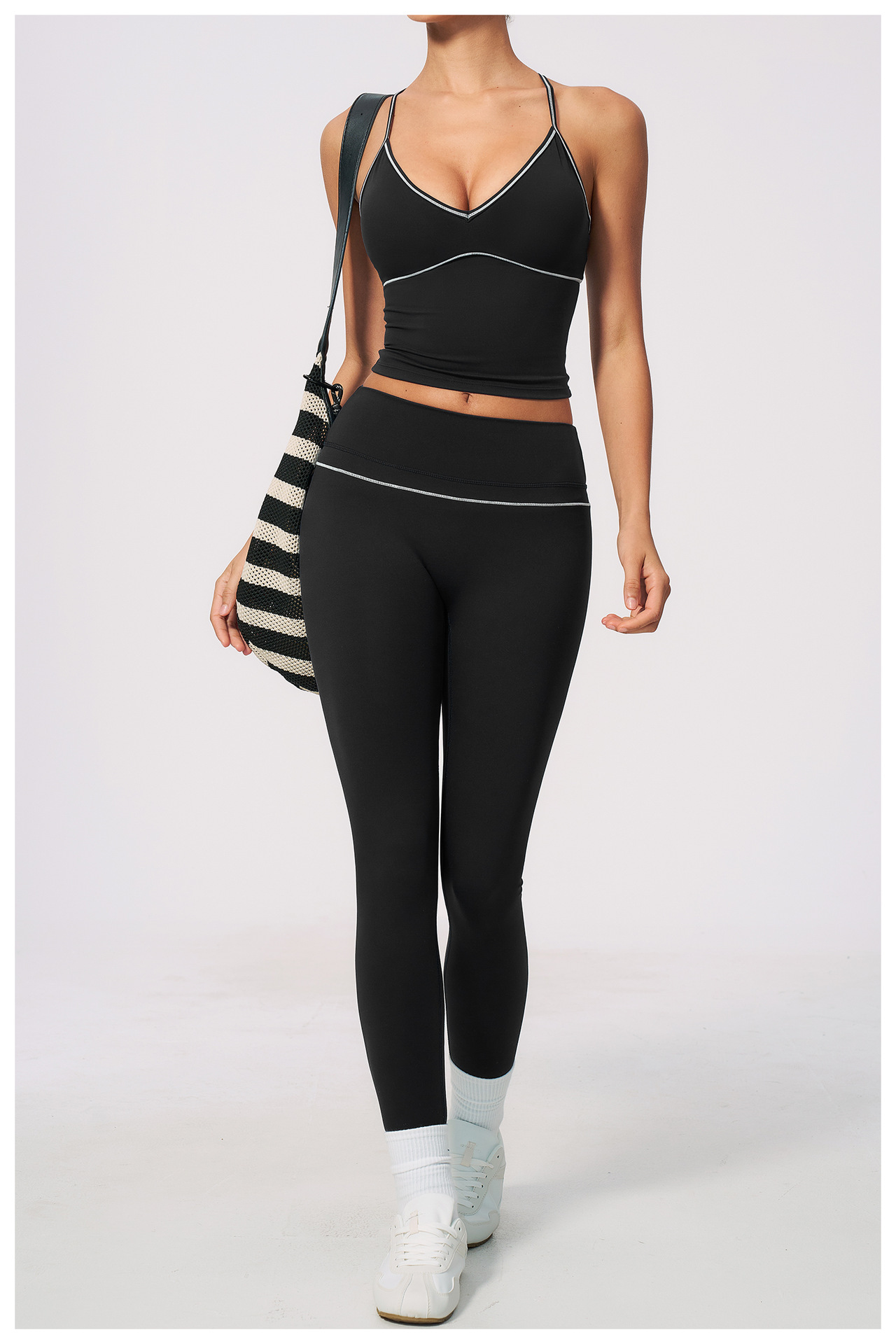 Color-Block Activewear Set (9615): fabric, pocket and construction detail