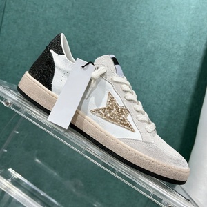 Chaussures de sport de luxe de créateur, motif étoile tendance, haute qualité, personnalisées, respirantes, unisexe, style marche - Product Image 1