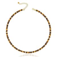 Collier artisanal géométrique arc-en-ciel, design original artistique, style minimaliste Instagram, élégant accessoire de trajet quotidien, collier de perles