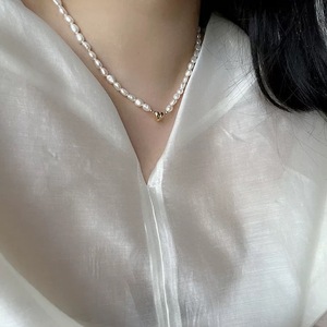 Collier minimaliste français pour femme, perle baroque naturelle irrégulière, forme de cœur, boucle magnétique, chaîne de clavicule, petit collier - Product Image 4