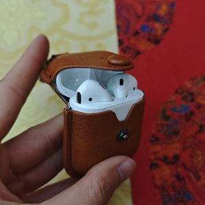 Étui Premium en Cuir PU Vintage pour <span class=keywords><strong>AirPods</strong></span> Pro <span class=keywords><strong>3</strong></span> Compatible avec Tous les Étuis <span class=keywords><strong>AirPods</strong></span> 1/2/<span class=keywords><strong>3</strong></span>/4/Pro2 Design Élégant Style Denim - Product Image 4