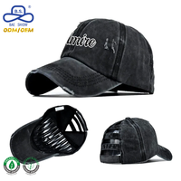 OEM ODM Retro Streetstyle Outdoor Gebleekte Vintage Letterprint Zwarte Baseballpet met Paardenstaartopening voor Dames