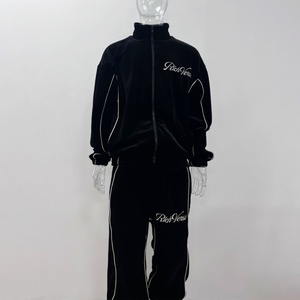 Conjunto de Pantalones y Chaqueta de Terciopelo Reflectante de Alta Calidad para Invierno, Trajes de Terciopelo para Hombre, Conjunto de Dos Piezas, Fabricante de Ropa Personalizada - Product Image 4