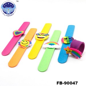 Più poco costoso del Braccialetto di Schiaffo Del Silicone Carino Arcobaleno Clap Cerchio Cinturino Da Polso Paipai Braccialetto Per I Bambini - Product Image 6