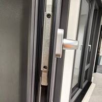 Ventanas Térmicas Aislantes de Aluminio Sunshine USA, Doble Acristalamiento, Resistentes a Huracanes, Abatibles, Silenciosas, Tipo Persiana, con Malla de Acero