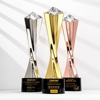 Trophée haut de gamme médaille de cristal personnalisé gravé mode diamant élément trophée sculpture cérémonie de remise des prix annuelle