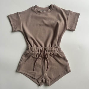 Colori personalizzati vestito per bambini abiti unisex Set di <span class=keywords><strong>abbigliamento</strong></span> per neonati T-shirt e pantaloncini estivi per neonato <span class=keywords><strong>Smile</strong></span> Tan Short Set - Product Image 3