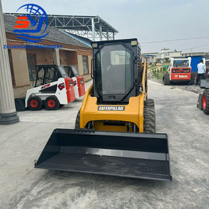 Cargadora de Dirección Deslizante Caterpillar Cat 226B con Motor Original, Carga Nominal de 680 kg, Potencia de 45.5 kW, Usada en Venta - Product Image 4