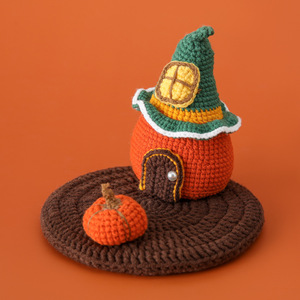 Ornement de table en crochet fait main, escargot rose, figurine florale de bureau, usage décoratif uniquement, pas un jouet - Product Image 5