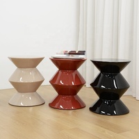 Le style design nordique est à la mode et simple Petit canapé Table d'appoint Tabouret Moderne Salon Table basse Multicolore