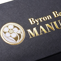Caja de embalaje de tarro de miel Kraft marrón con logotipo de lámina de oro personalizada con ventana transparente de PVC