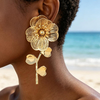 Boucles d'oreilles pendantes sculptées en forme de branche florale, plaquées or, creuses, motif feuille de fleur, pour femme, bijoux fantaisie OEM/ODM