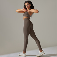 Ensemble de sport sans couture à taille haute élastique imprimé, avec dos élégant et col licou, comprenant un soutien-gorge de sport et un legging de yoga