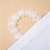 Vente en gros de dentelle brodée 3D avec des perles, ruban de dentelle en organza avec des motifs de papillons et de fleurs pour la décoration de robes de mariée et de vêtements