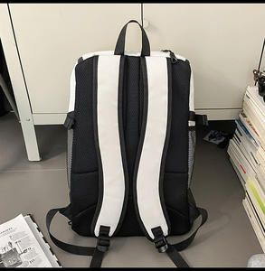 Bolsa Deportiva Personalizada para Fútbol, Baloncesto y Viajes, Mochila Duradera de Gran Capacidad, Diseño Minimalista, Bolsa para Equipo de Entrenamiento - Product Image 3