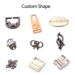 Etiquetas de placa de oro rosa <span class=keywords><strong>con</strong></span> nombre de marca personalizado grabado, agujeros, etiqueta de Metal para ropa - Product Image 3