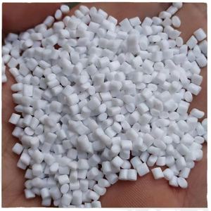 Bouteille en résine pour animaux de compagnie Qualité écailles de polyester Résine CZ-328 Boisson gazeuse comme Cola Boulettes vierges - Product Image 6