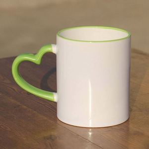 Mug en céramique blanc vierge de qualité supérieure avec poignée en forme de cœur colorée pour sublimation, idéal pour les cadeaux de mariage - Product Image 3