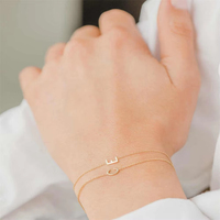 Gelang Nama Pribadi EManco untuk Wanita dan Remaja Putri, Rantai Baja Anti Karat, Liontin Huruf yang Dapat Disesuaikan, Gelang Pesona Unik, Perhiasan Kustom