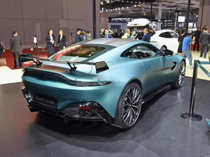 Nuevo Kit de Carrocería para Aston Martin Vantage con Alerón de Fibra de Carbono Estilo F1 - Piezas de Repuesto Autoadhesivas - Product Image 5