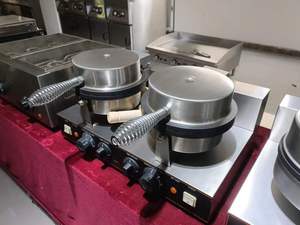 Machine à gaufres électriques professionnelles double tête OUTE pour cornets de crème glacée, avec plaques antiadhésives, idéale pour les snacks et les cafés - Product Image 4