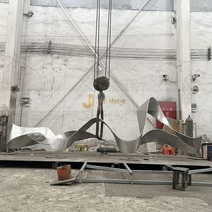 ANW057 Escultura Moderna de Acero Inoxidable Pulido a Espejo para Paisajismo y Diseño de Interiores - Product Image 3