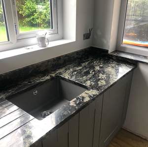 แผ่นหินแกรนิตสีดำธรรมชาติ YDSTONE สำหรับเคาน์เตอร์ครัว แผ่นหินแกรนิต <span class=keywords><strong>Amadeus</strong></span> ลายเส้นสีขาว - Product Image 5