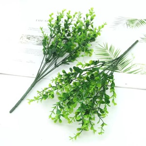 Plante artificielle en eucalyptus vert, 30 cm-100 cm, en plastique, pour la décoration extérieure du jardin et de la maison - Product Image 1