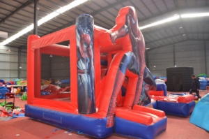 Il <span class=keywords><strong>Castello</strong></span> Gonfiabile a Tema Spider-Man nel Parco Giochi per Bambini all'Aperto Ha una Struttura Robusta e un Tema Distintivo. - Product Image 4