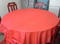 Nappe ronde en plastique Offre Spéciale 84 "Couverture de table de couleur unie Nappe jetable résistante à l'huile