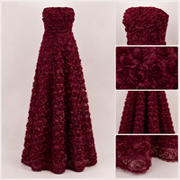 Robe de soirée bustier bordeaux pour femme avec appliques de roses 3D, coupe trapèze, idéale pour gala, bal de promo, invitées de mariage, collection boutique