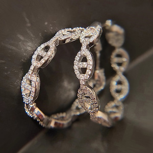 Orecchini Shah in Oro Bianco con Diamanti Taglio Brillante Rotondo Colore G Naturali di Lusso per Uso Quotidiano Femminile - Product Image 4