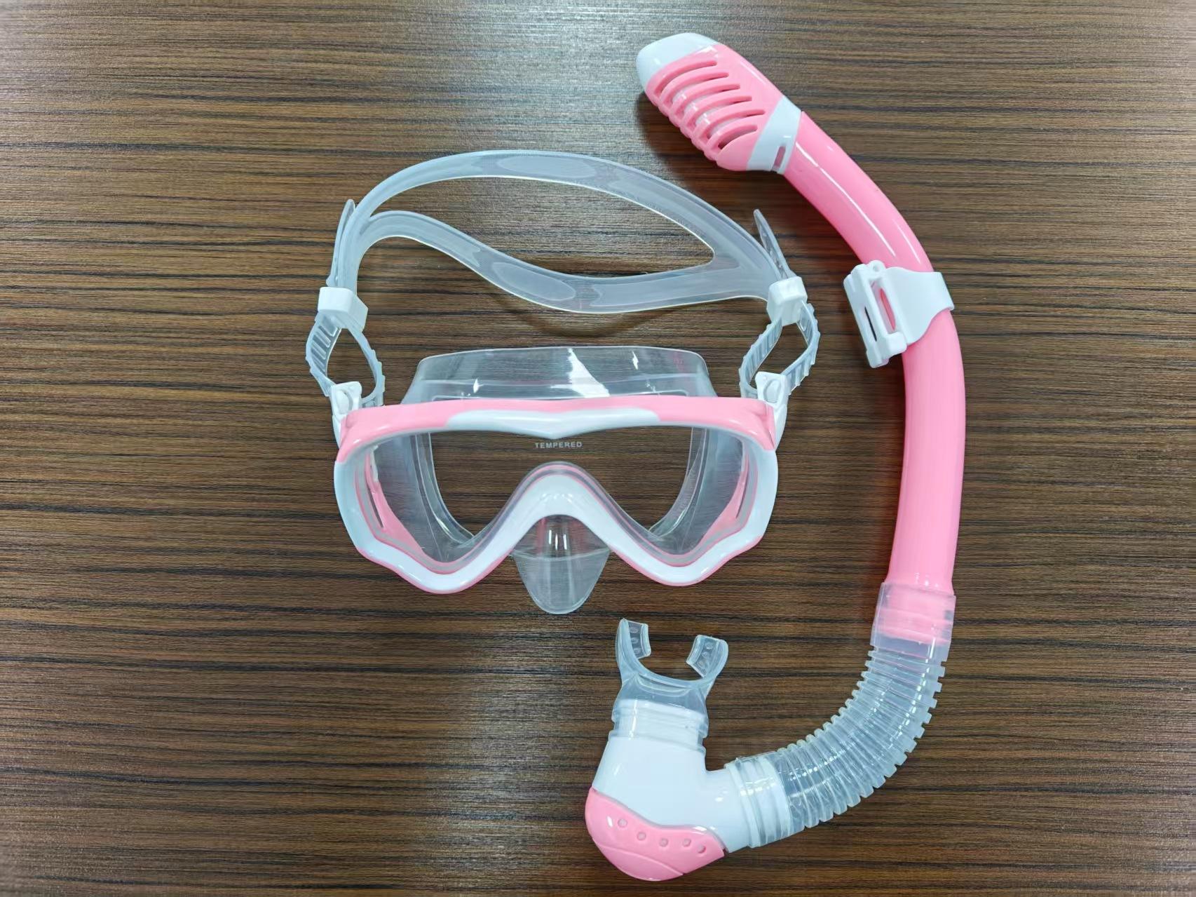 สีขาวชมพู